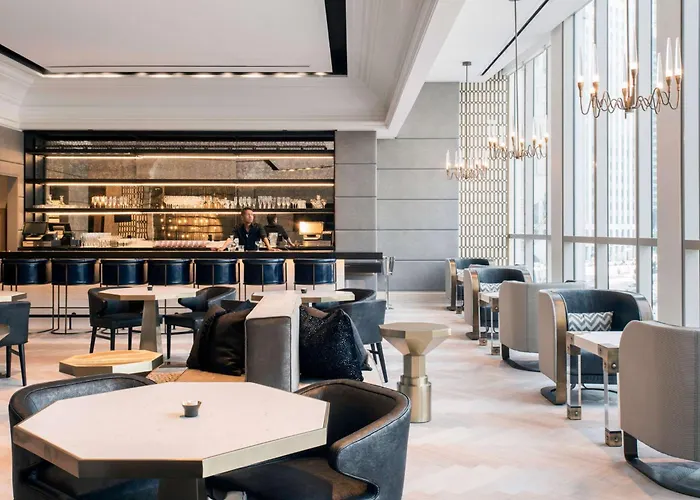 Londonhouse Chicago, Curio Collection By Hilton
